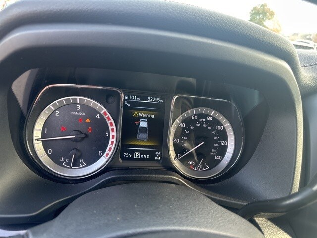 2018 Nissan Titan Crew Cab SL photo 4