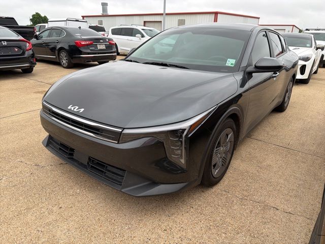 2025 Kia K4 LX AT's photo