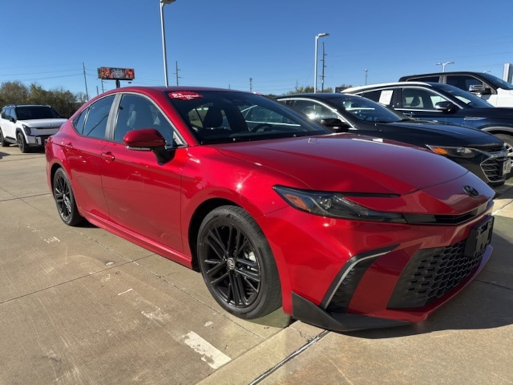 Used 2025 Toyota Camry SE Sedan