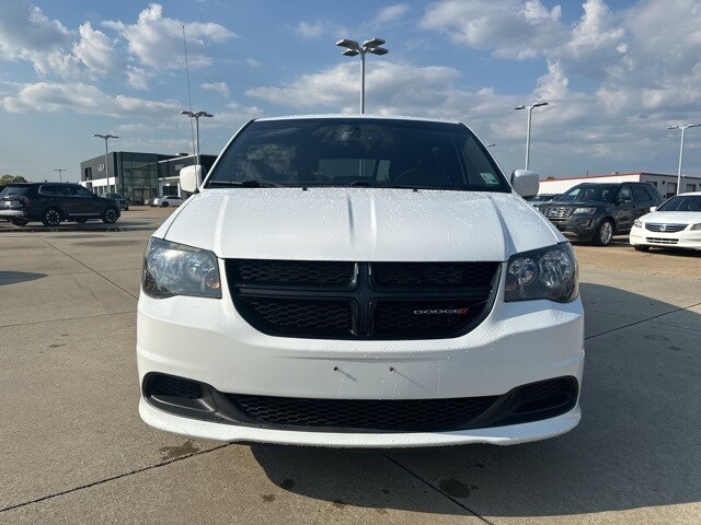 2017 Dodge Grand Caravan SE photo 2