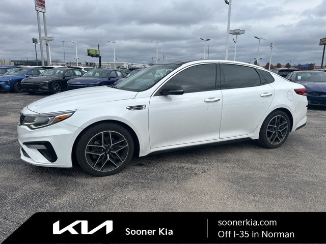 2020 Kia Optima SE's photo