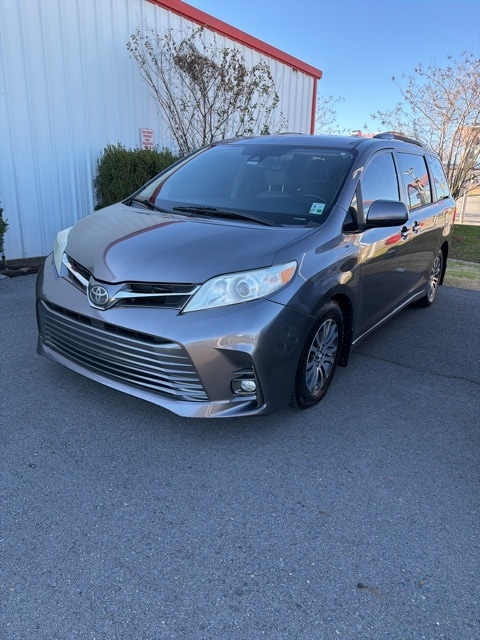 2018 Toyota Sienna XLE
