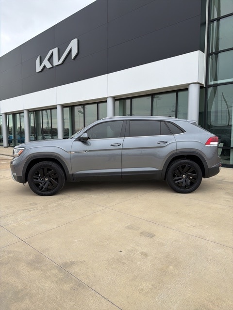 2022 Volkswagen Atlas Cross Sport SE w/Tech's photo