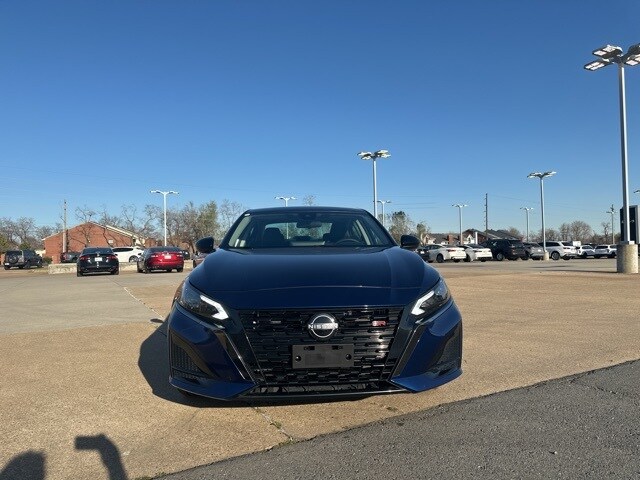 2024 Nissan Altima 2.5 SR photo 2