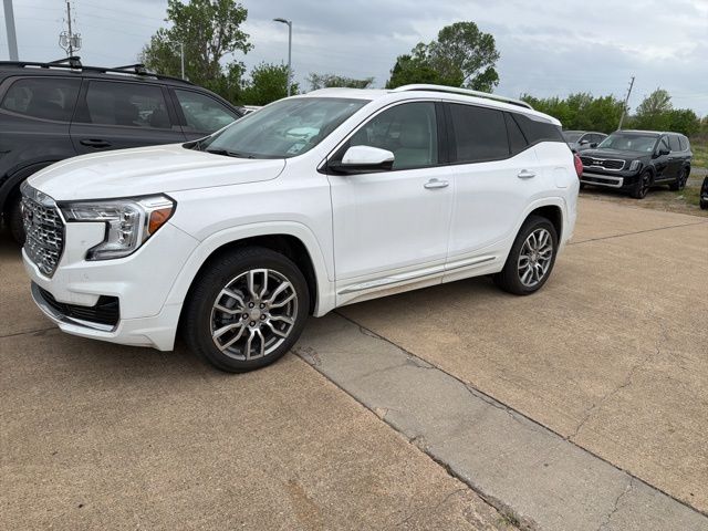 2023 GMC Terrain Denali AWD's photo