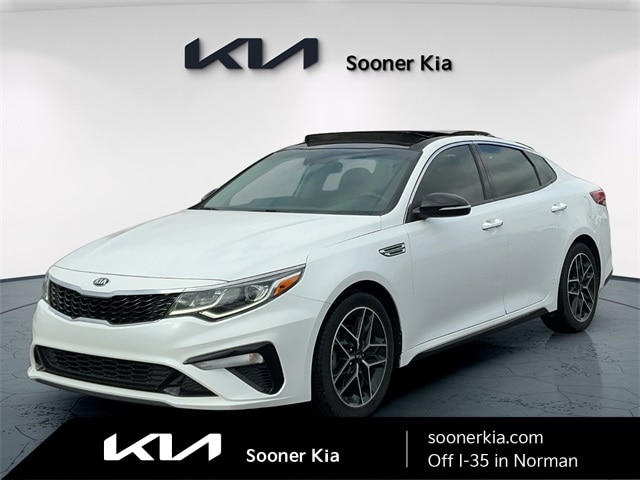 2020 Kia Optima SE's photo