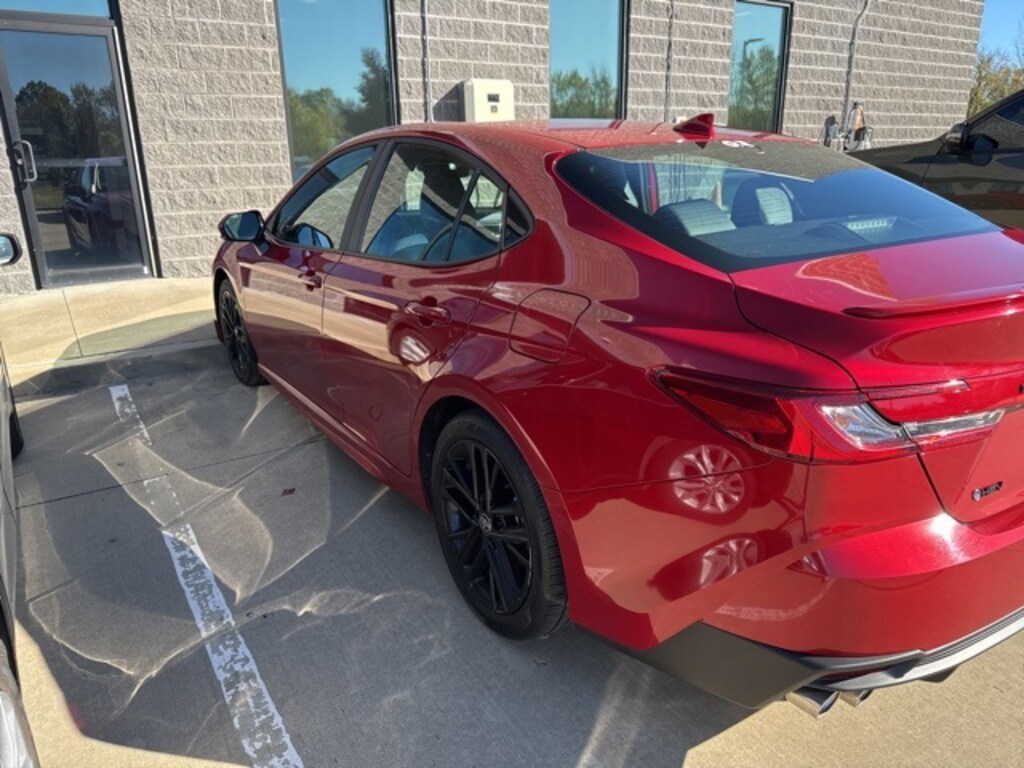 Used 2025 Toyota Camry SE Sedan