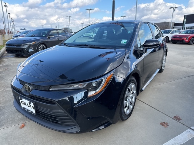 2023 Toyota Corolla LE's photo