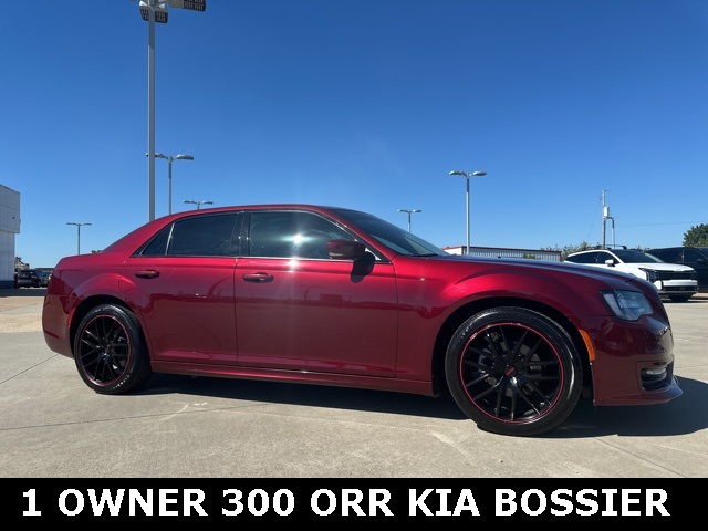 2022 Chrysler 300 Touring L's photo