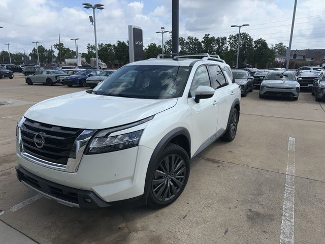 2022 Nissan Pathfinder SL 2WD's photo