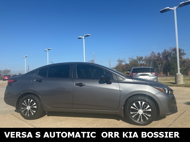 2024 Nissan Versa Sedan S's photo