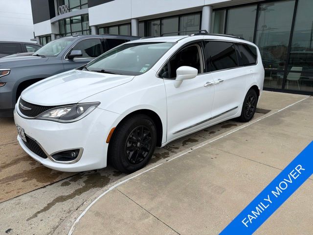 2020 Chrysler Pacifica Touring L's photo