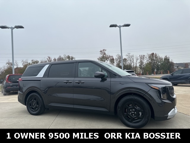 2025 Kia Carnival LXS's photo