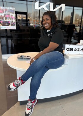 Staff member Dekira Carr from ID_2b02baebebe7