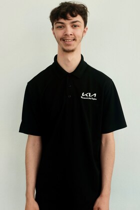 Staff member Landon Gratreaks from ID_5bf102