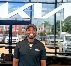 Staff member Vernon Frederick from ID_2b02baebebe7