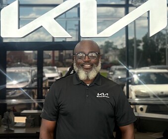 Staff member Larry "LD" Davis from ID_2b02baebebe7