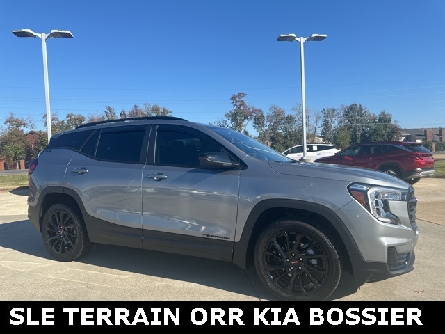 2024 GMC Terrain SLE's photo