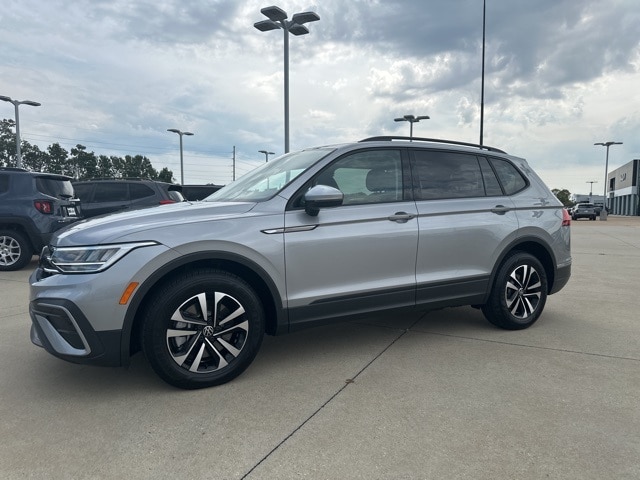 2024 Volkswagen Tiguan S photo 2