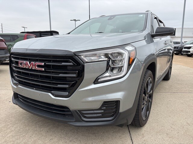 2024 GMC Terrain SLE's photo