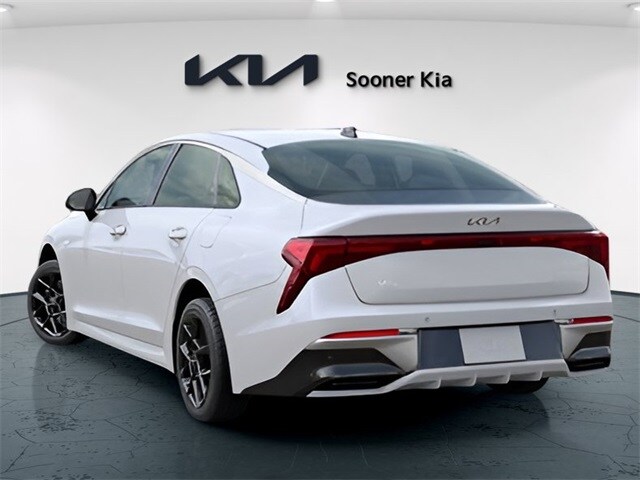 2025 Kia K5 LXS photo 3