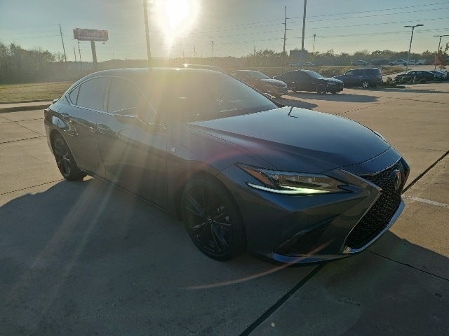 2023 Lexus ES 350 F SPORT Handling's photo