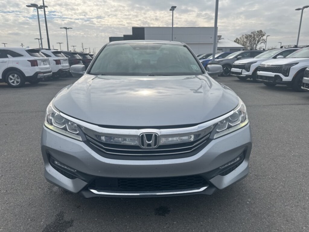 Used 2016 Honda Accord EX-L w/Navi & Honda Sensing Sedan