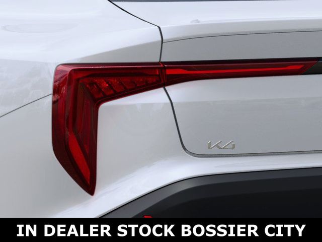 2025 Kia K4 LXS - Photo 11
