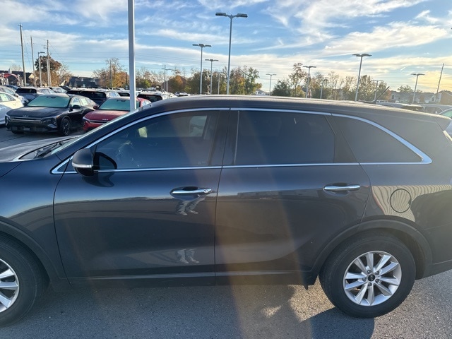 2019 Kia Sorento LX's photo