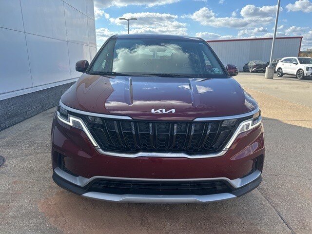 2023 Kia Carnival LX photo 2