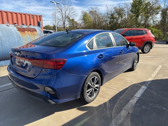 2023 Kia Forte LXS photo 3