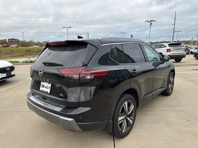 2024 Nissan Rogue SL photo 3