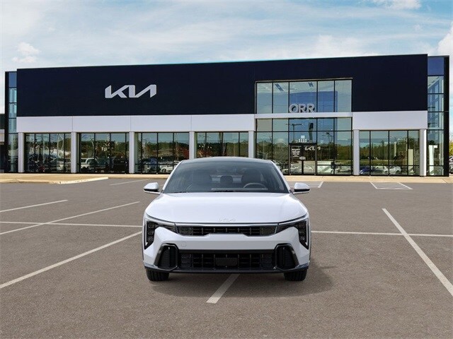 2025 Kia K4 GT-Line photo 2