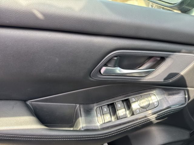 2024 Nissan Rogue SV photo 4