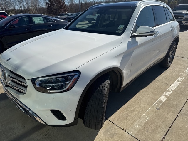 2022 Mercedes-Benz GLC GLC300's photo