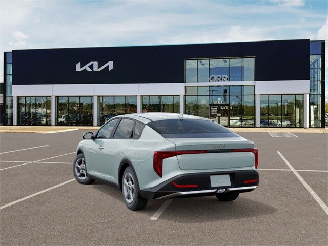 2025 Kia K4 LXS photo 3