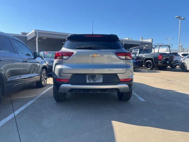 2023 Chevrolet Trailblazer LT photo 3