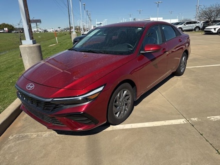 2024 Hyundai Elantra SEL Sedan