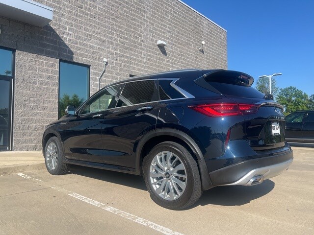 2023 Infiniti QX50 Luxe photo 2