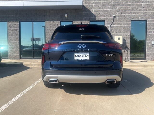 2023 Infiniti QX50 Luxe photo 3