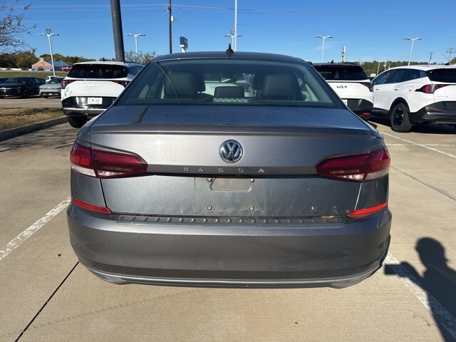 2021 Volkswagen Passat 2.0T SE photo 4