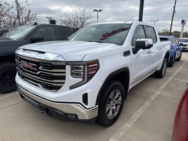 2025 GMC Sierra 1500 SLT's photo