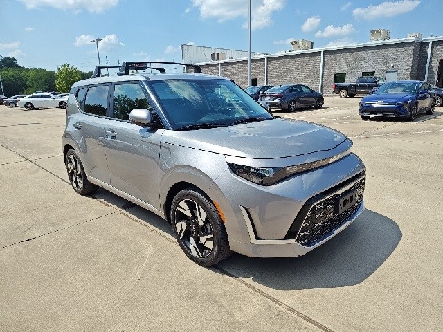 2023 Kia Soul GT-Line photo 3