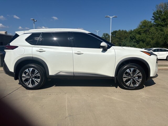 2021 Nissan Rogue SV photo 4