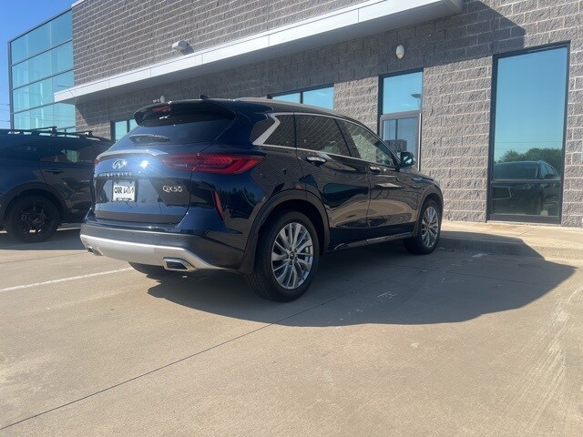 2023 Infiniti QX50 Luxe photo 4
