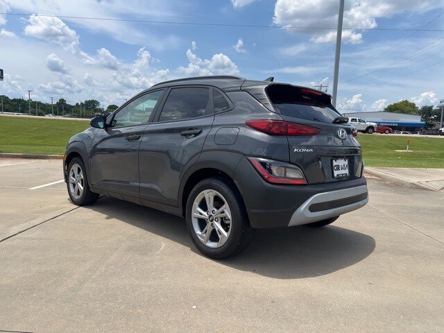 2023 Hyundai Kona SEL photo 2
