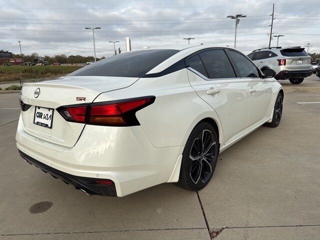 2024 Nissan Altima 2.5 SR photo 3