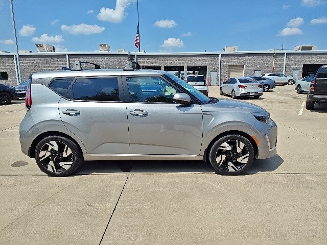 2023 Kia Soul GT-Line photo 4