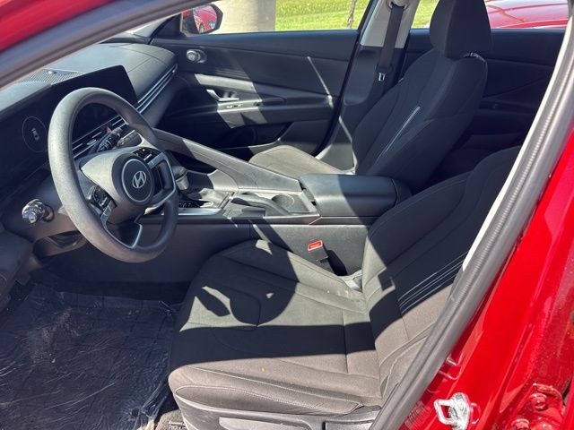 2024 Hyundai Elantra SEL - Photo 11
