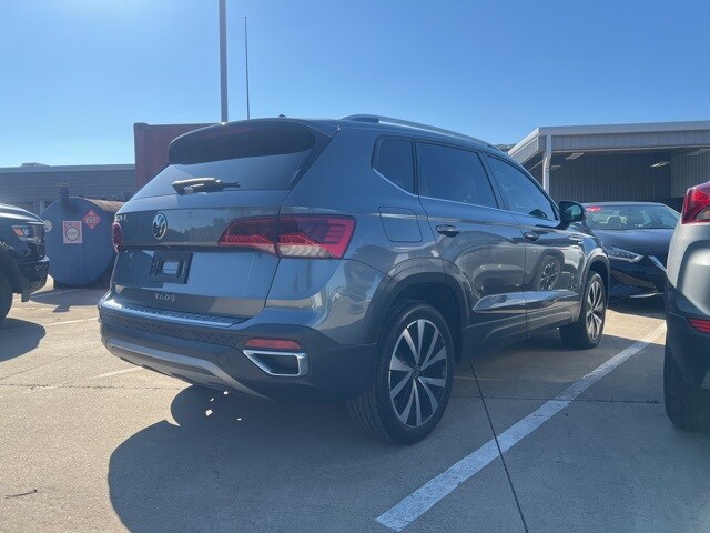 2022 Volkswagen Taos SE photo 4